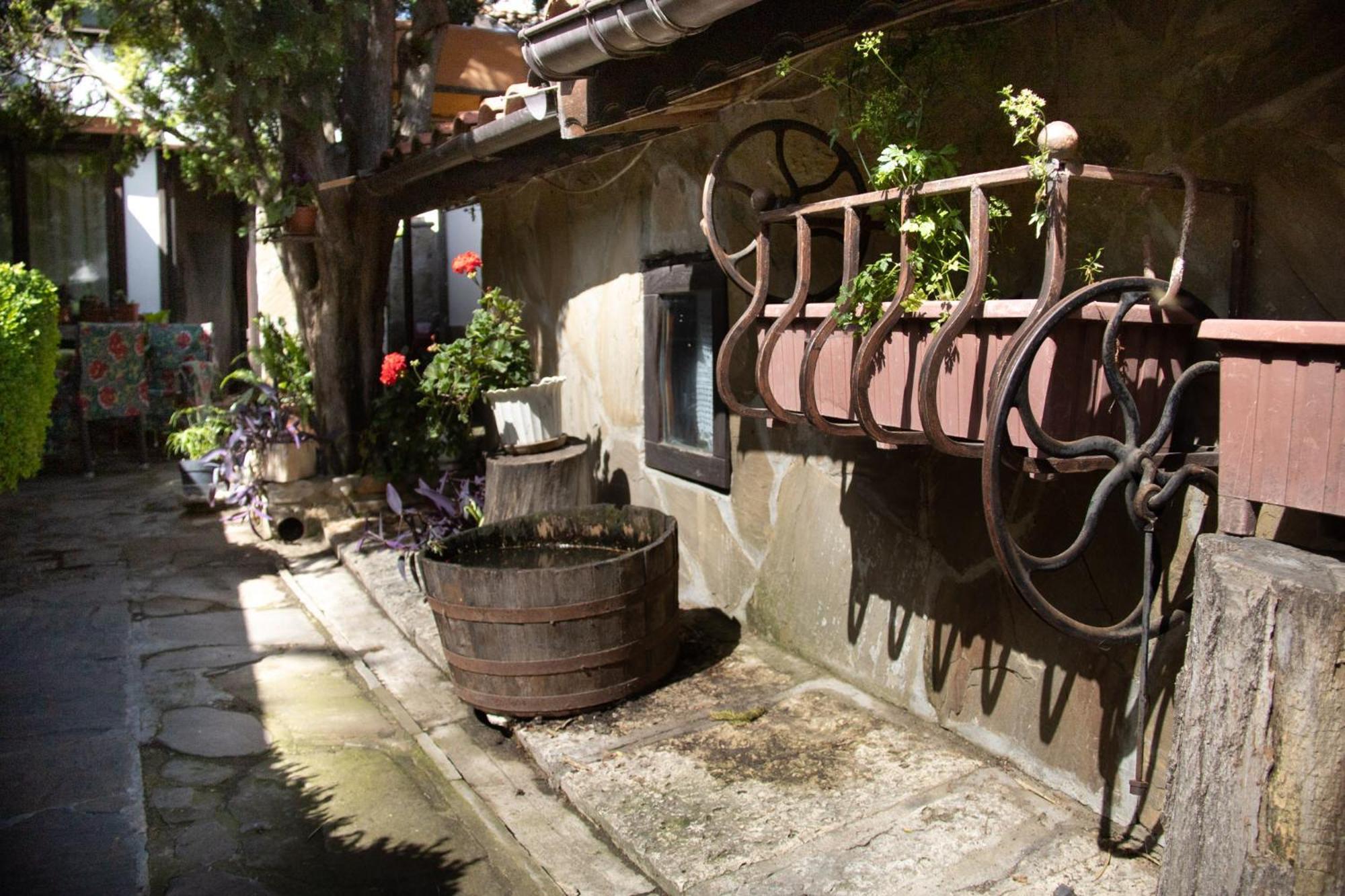 Старата Баkалия The Old Grocery, Guest Rooms Balchik Extérieur photo